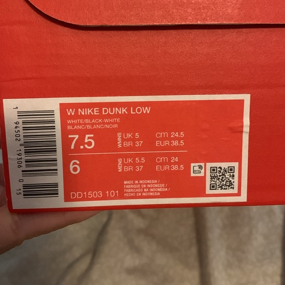 Nike Dunks Low black and white - Picture 4 of 4